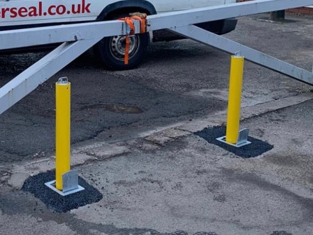 Extra Heavy Duty Anti-Ram Bollards