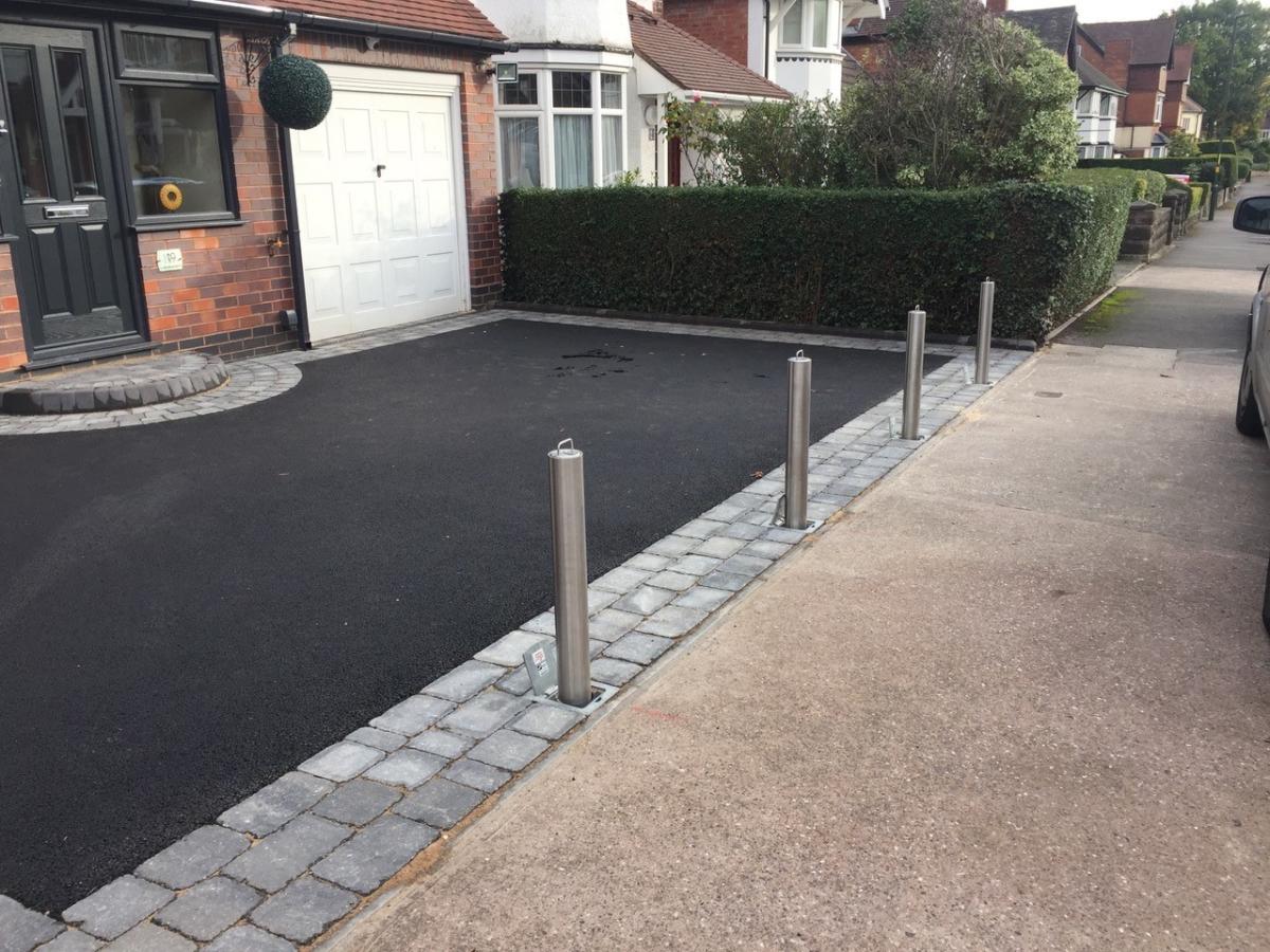 Quality Retractable Bollards Solihull, Knowle, Dorridge, Tamworth,  Superseal Security